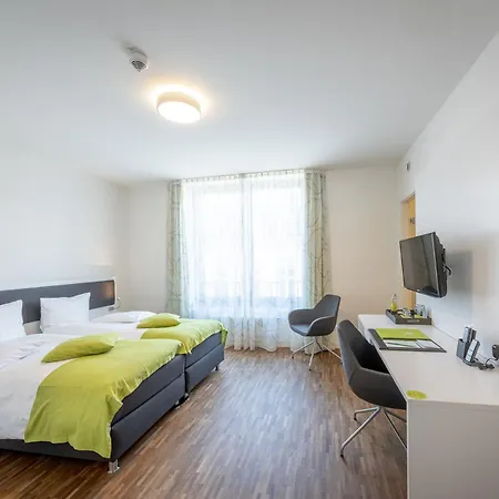 מלון Gaestehaus Am Schloss 3*