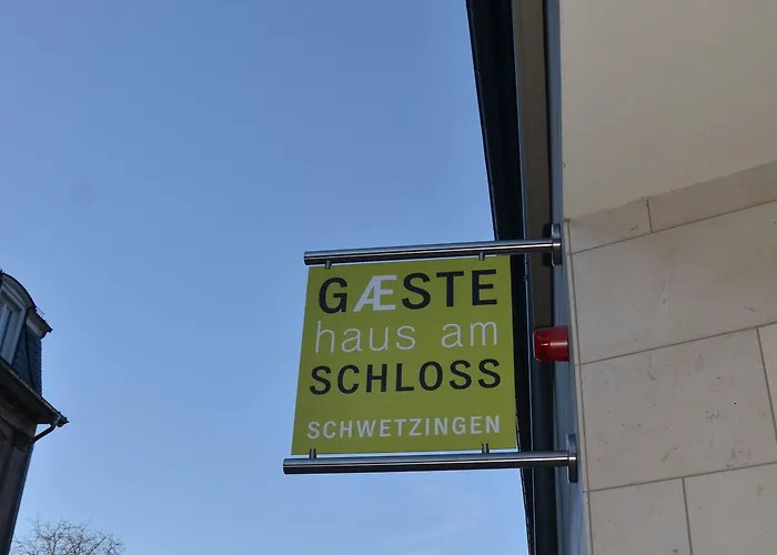 Gaestehaus Am Schloss 3* Σβέτζινγκεν